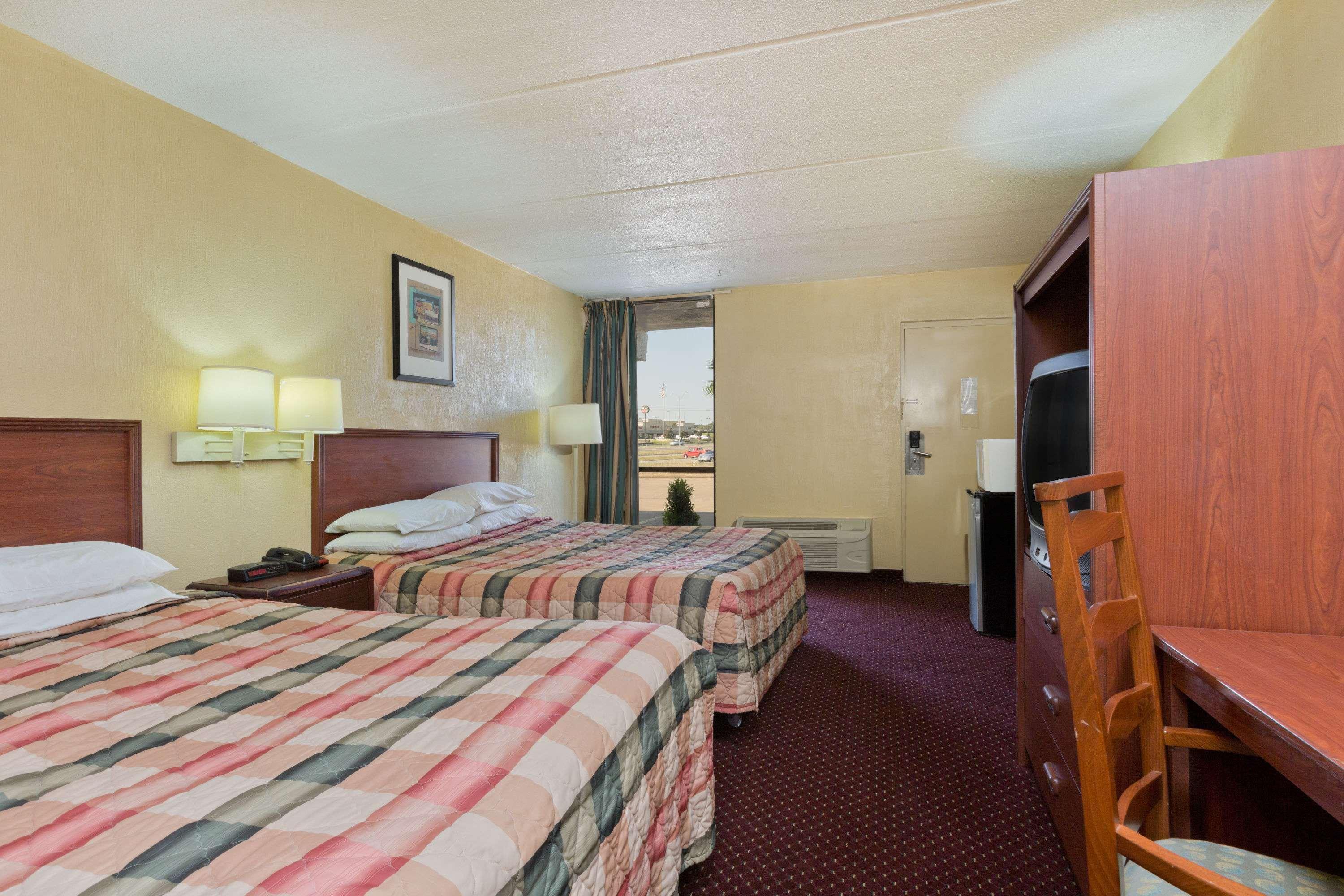 Knights Inn Brenham Buitenkant foto