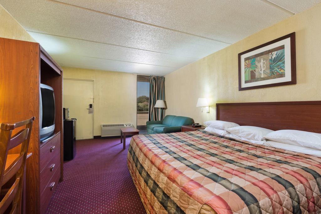 Knights Inn Brenham Buitenkant foto